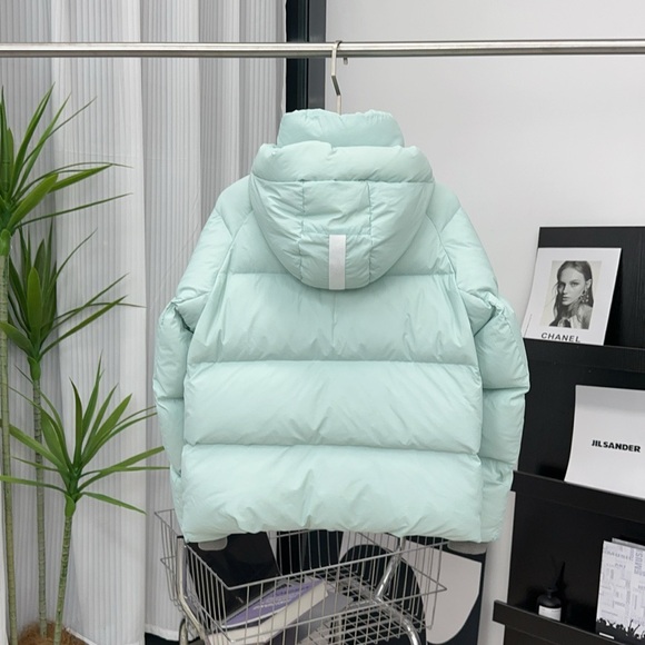 Canada Goose Junction Parke in aquamarine capsule collection - Picture 3 of 9